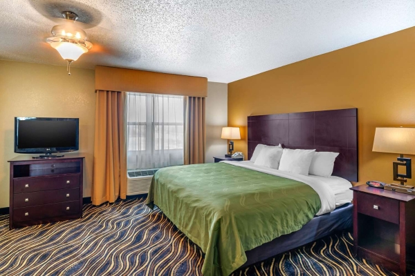 Hotel Quality Suites Addison-Dallas